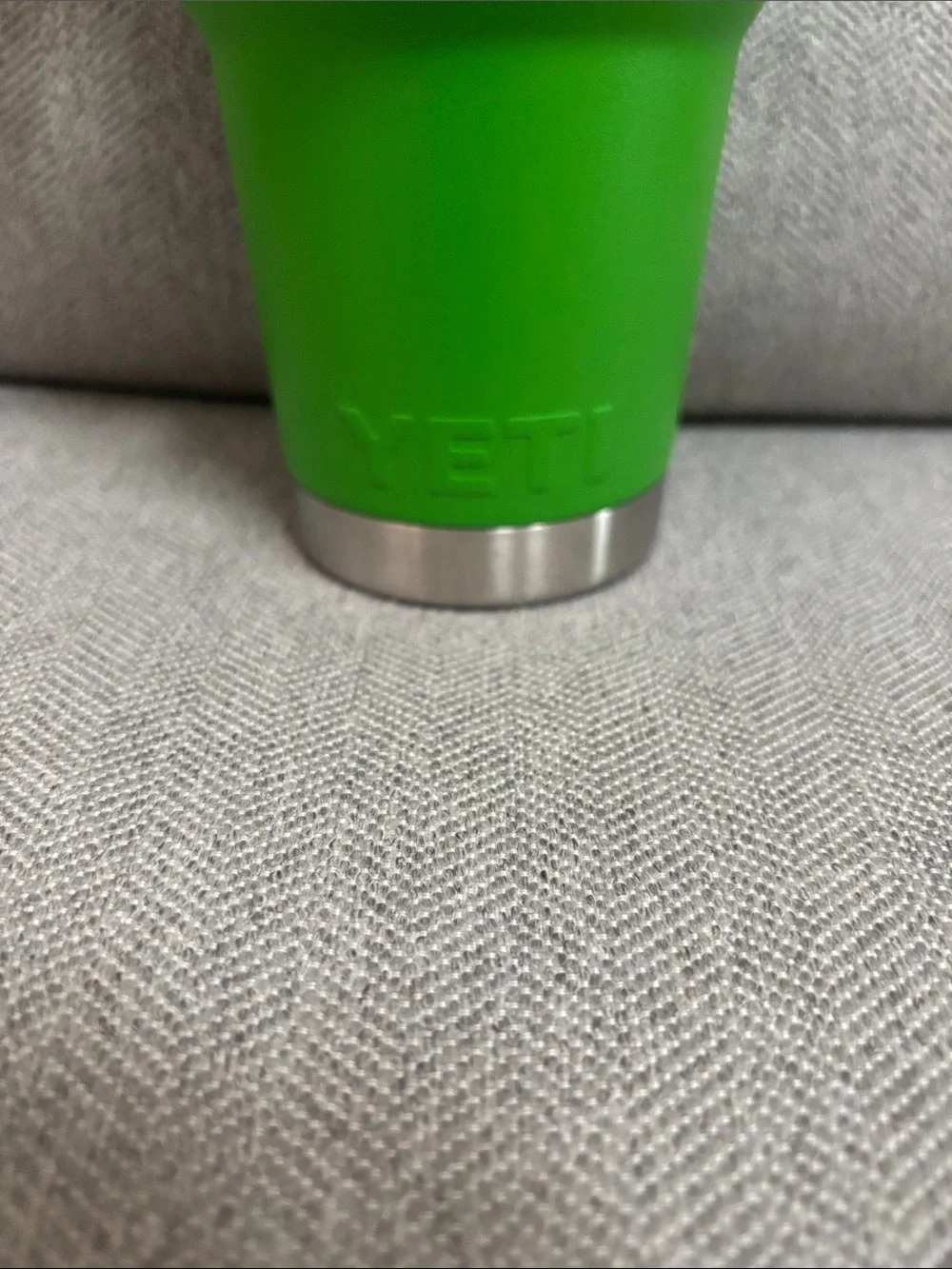 New Yeti 35 oz (no straw)